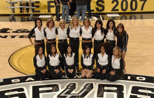 英媒：利兹联有意在冬窗引进米兰前锋希门尼斯