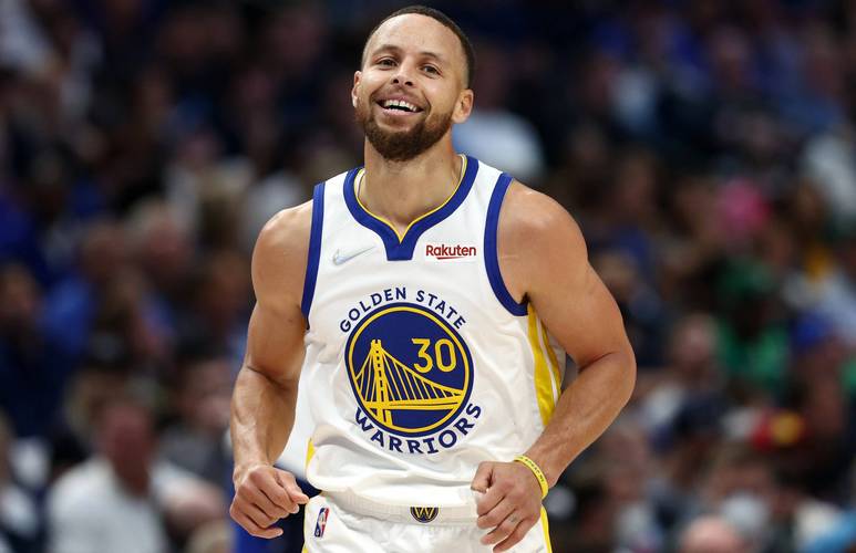 霍华德谈詹科：得分能力科比更强，詹姆斯得分多因其打的久