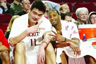 欧冠杯16强首回合｜ 6人破门7球血洗埃因霍温 枪手创多项纪录8强稳了