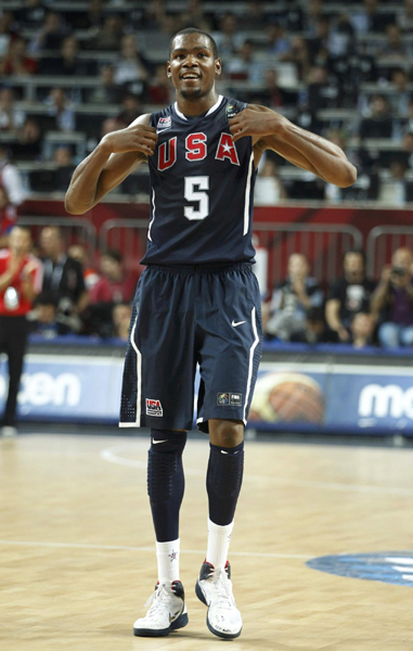 马内：范加尔在曼联想签我但没承诺出场时间，渣叔给了我承诺