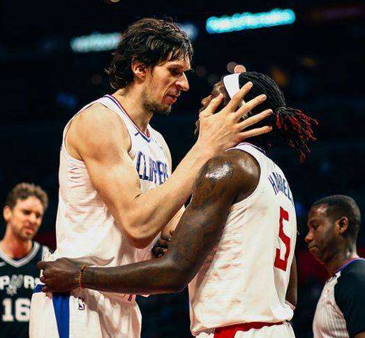 火箭需要交易补强，他们应该如何交易，让阵容更加强大？